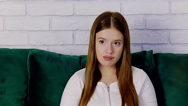 MilanaBalmain online show from 02/12/25, 10:24