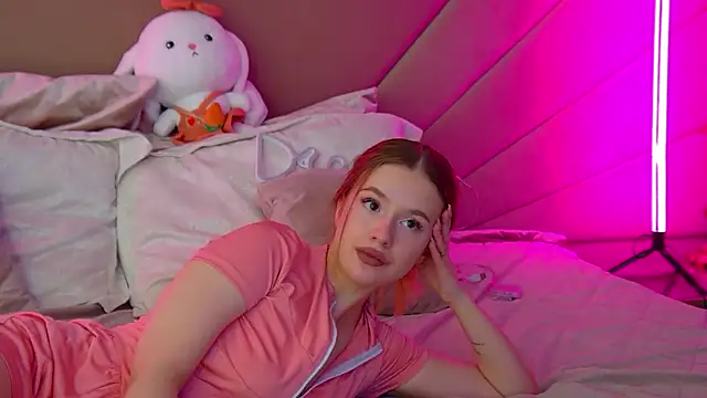 MilanaBalmain online show from 03/03/25, 02:59