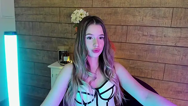 MilanaBalmain online show from 03/11/25, 12:28