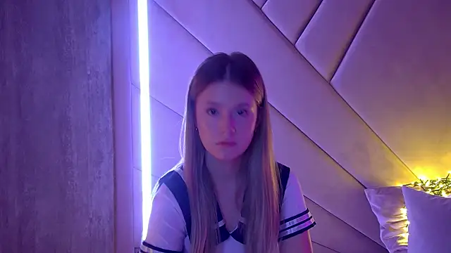 MilanaBalmain online show from 09/23/25, 05:16