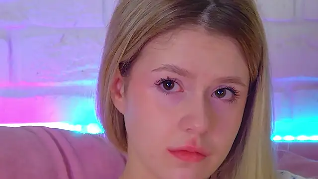 MilanaBalmain online show from 03/14/26, 04:51