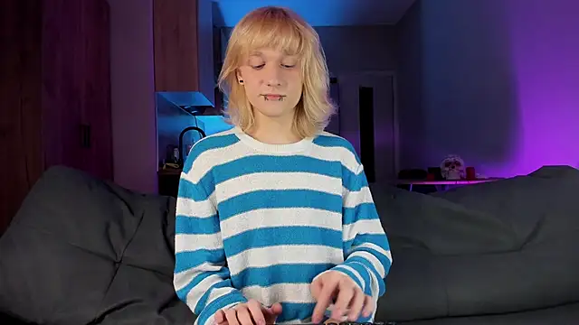 Snapshot of Gregory_Byyrd chatting on 03/11/25, 07:36 Gregory Byyrd online show from 03/11/25, 07:36