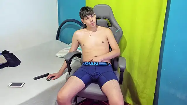 Snapshot of zackmontieel chatting on 10/22/25, 09:53 zackmontieel online show from 10/22/25, 09:53