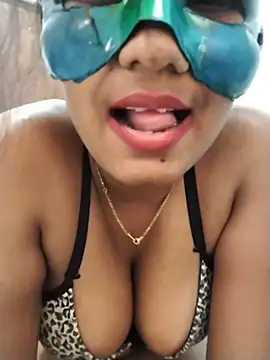 Snapshot of Zaraangle chatting on 06/03/26, 11:46 Zaraangle online show from 06/03/26, 11:46