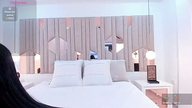 im nika  online show from 01/25/25, 04:56