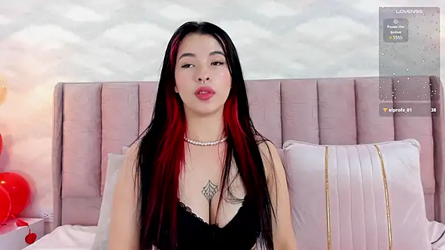 im nika  online show from 02/19/25, 06:32