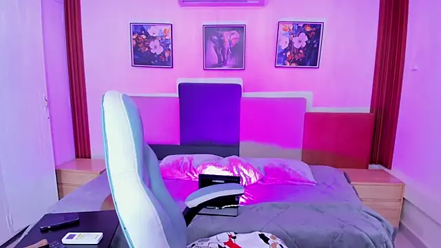 estrella bigboobs14 online show from 12/18/25, 10:43