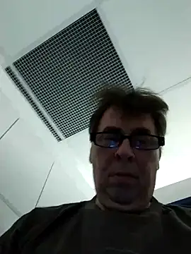 Snapshot of Lisak951 chatting on 03/18/26, 12:30 Lisak951 online show from 03/18/26, 12:30