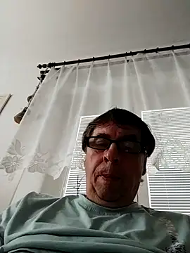 Snapshot of Lisak951 chatting on 05/15/26, 07:48 Lisak951 online show from 05/15/26, 07:48