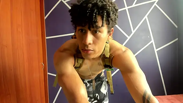 Snapshot of Pendragon1224 chatting on 12/29/24, 04:08 Pendragon1224 online show from 12/29/24, 04:08