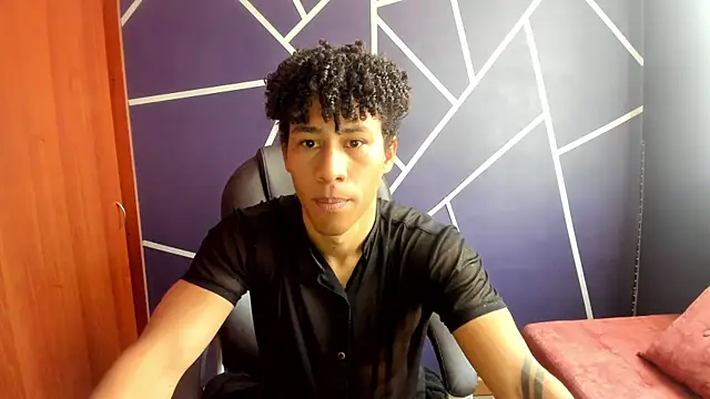 Snapshot of Pendragon1224 chatting on 01/11/25, 01:53 Pendragon1224 online show from 01/11/25, 01:53