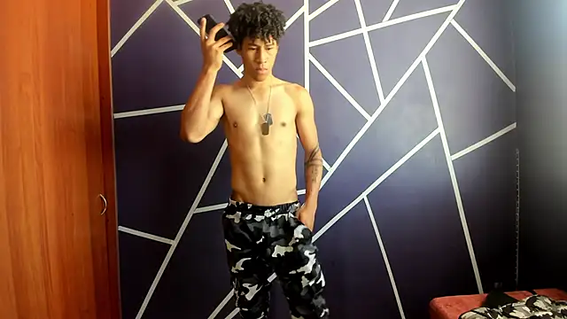 Snapshot of Pendragon1224 chatting on 01/12/25, 03:25 Pendragon1224 online show from 01/12/25, 03:25