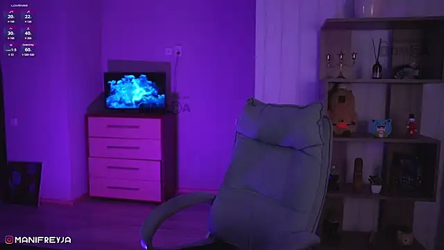 ManiFreyja online show from 12/20/24, 01:36