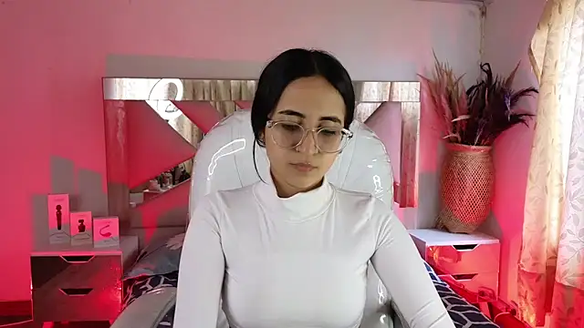 Mia Fischer online show from 03/08/26, 07:39