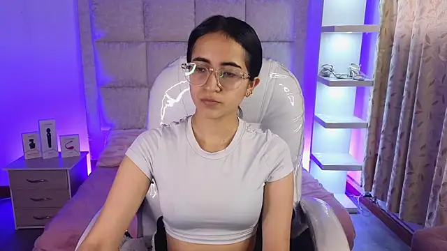 Mia Fischer online show from 04/14/26, 11:49