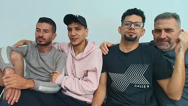 Snapshot of Benjamin_show chatting on 11/11/25, 03:56 Benjamin show online show from 11/11/25, 03:56