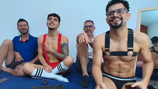 Snapshot of Benjamin_show chatting on 11/28/25, 10:45 Benjamin show online show from 11/28/25, 10:45