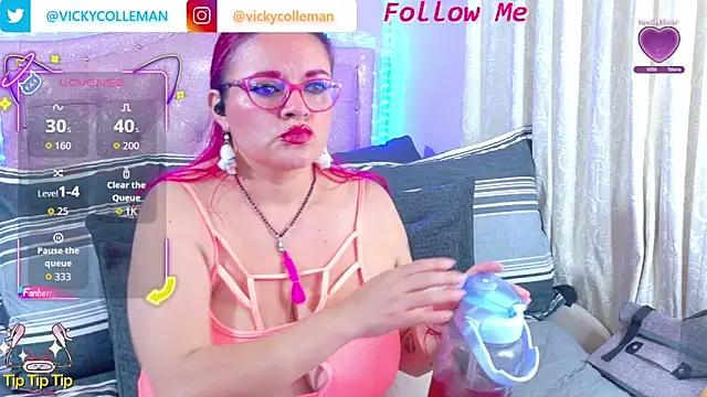 VickyColleman online show from 10/23/25, 07:12