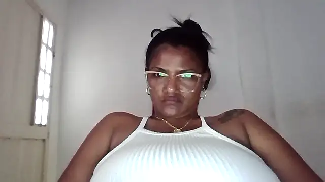 Snapshot of alejandraboobs07 chatting on 04/04/26, 09:34 alejandraboobs07 online show from 04/04/26, 09:34