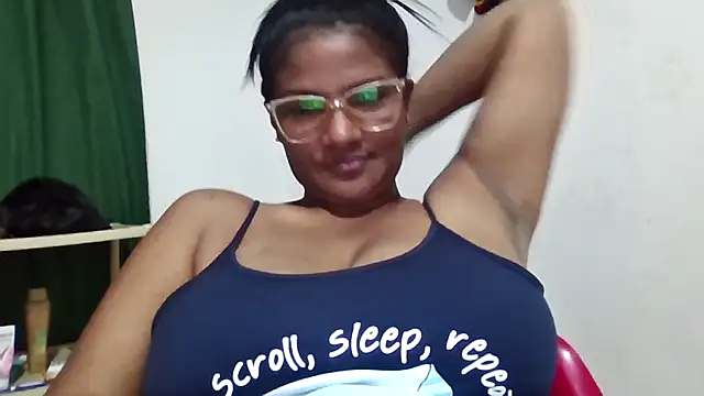 Snapshot of alejandraboobs07 chatting on 04/16/26, 05:30 alejandraboobs07 online show from 04/16/26, 05:30
