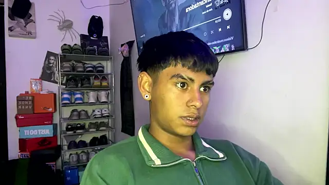 Snapshot of _Billowy_ chatting on 11/15/25, 04:47 Billowy online show from 11/15/25, 04:47