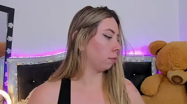 JanneKim online show from 02/03/25, 03:42