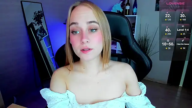 LianaBright online show from 10/05/25, 02:10