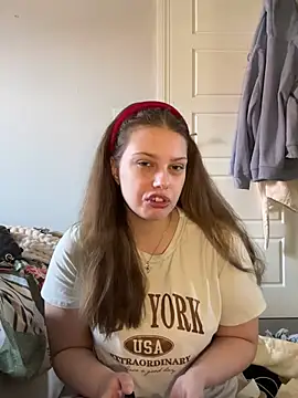 Snapshot of Krystal_Tx chatting on 03/11/25, 10:40 Krystal Tx online show from 03/11/25, 10:40