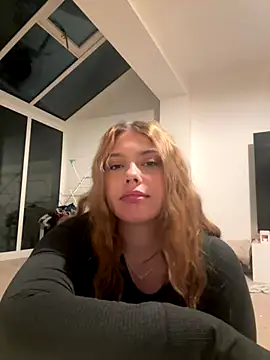 Snapshot of Krystal_Tx chatting on 09/21/25, 08:10 Krystal Tx online show from 09/21/25, 08:10