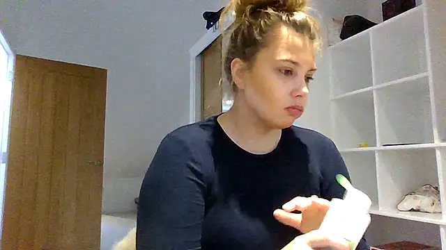 Snapshot of Krystal_Tx chatting on 11/03/25, 08:59 Krystal Tx online show from 11/03/25, 08:59