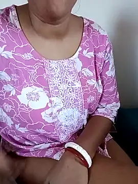 Snapshot of EeshaBhabi chatting on 11/18/25, 05:56 EeshaBhabi online show from 11/18/25, 05:56