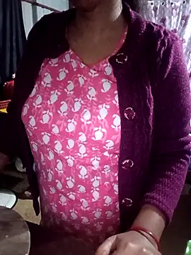 Snapshot of EeshaBhabi chatting on 11/24/25, 03:45 EeshaBhabi online show from 11/24/25, 03:45