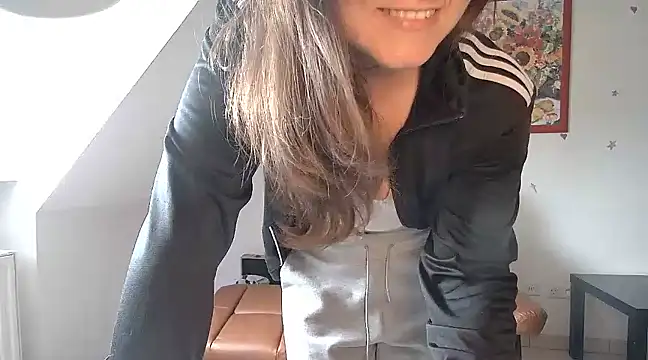 Snapshot of stunning_Rosi chatting on 02/22/25, 01:02 stunning Rosi online show from 02/22/25, 01:02