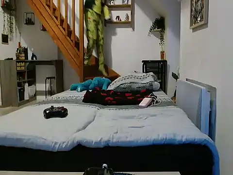 Lauzo21 online show from 11/24/25, 06:35