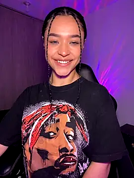 Snapshot of Crystal_Dluna chatting on 10/13/25, 05:13 Crystal Dluna online show from 10/13/25, 05:13