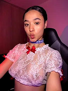 Snapshot of Crystal_Dluna chatting on 11/11/25, 09:26 Crystal Dluna online show from 11/11/25, 09:26