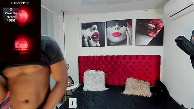 Snapshot of KENDER21_ chatting on 01/18/25, 01:08 KENDER21 online show from 01/18/25, 01:08