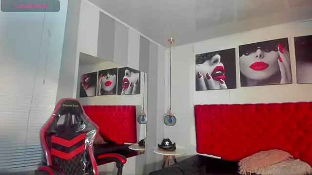 Snapshot of KENDER21_ chatting on 02/19/25, 12:33 KENDER21 online show from 02/19/25, 12:33