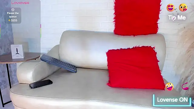 Snapshot of KENDER21_ chatting on 02/25/25, 03:49 KENDER21 online show from 02/25/25, 03:49