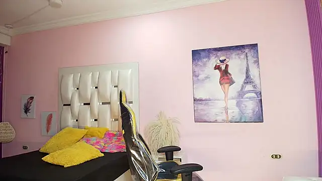 Snapshot of KENDER21_ chatting on 03/22/25, 10:39 KENDER21 online show from 03/22/25, 10:39