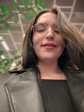 meow girl online show from 01/24/25, 03:13