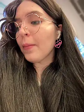 meow girl online show from 02/21/25, 02:06