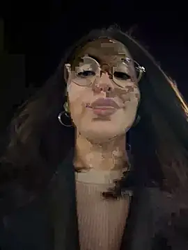 meow girl online show from 11/22/25, 04:50