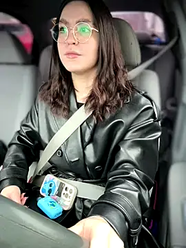 meow girl online show from 11/25/25, 10:04