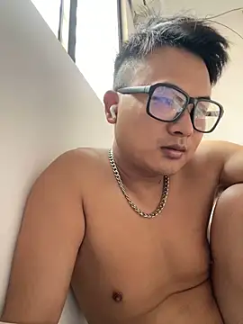 lixiaoshuai8 online show from 10/15/25, 05:07