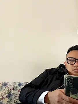 lixiaoshuai8 online show from 12/04/25, 06:01