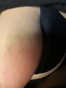 Snapshot of adry_moon666 chatting on 01/03/25, 05:06 adry moon666 online show from 01/03/25, 05:06