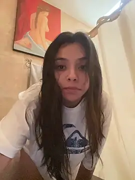 Snapshot of adry_moon666 chatting on 11/20/25, 02:39 adry moon666 online show from 11/20/25, 02:39