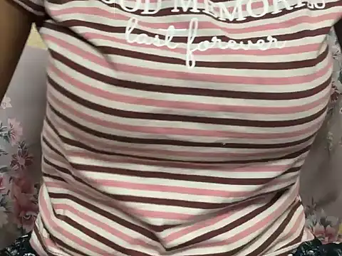 Snapshot of _FluffyHxney_ chatting on 12/04/24, 07:39 FluffyHxney online show from 12/04/24, 07:39