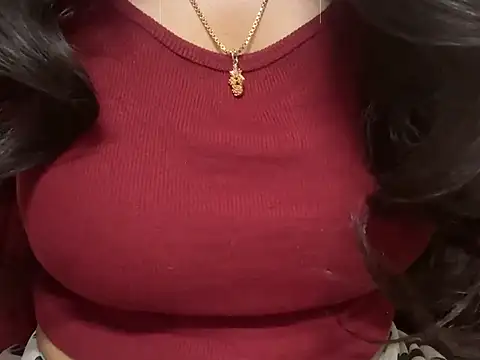 Snapshot of _FluffyHxney_ chatting on 12/12/24, 04:43 FluffyHxney online show from 12/12/24, 04:43